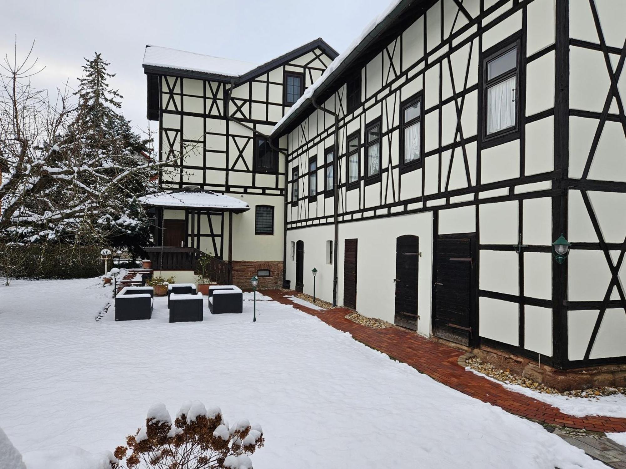 Apartments Am Saalebogen Mit Gartenterrasse, Grillkamin, Freie Parkplaetze Рудольштадт Екстер'єр фото