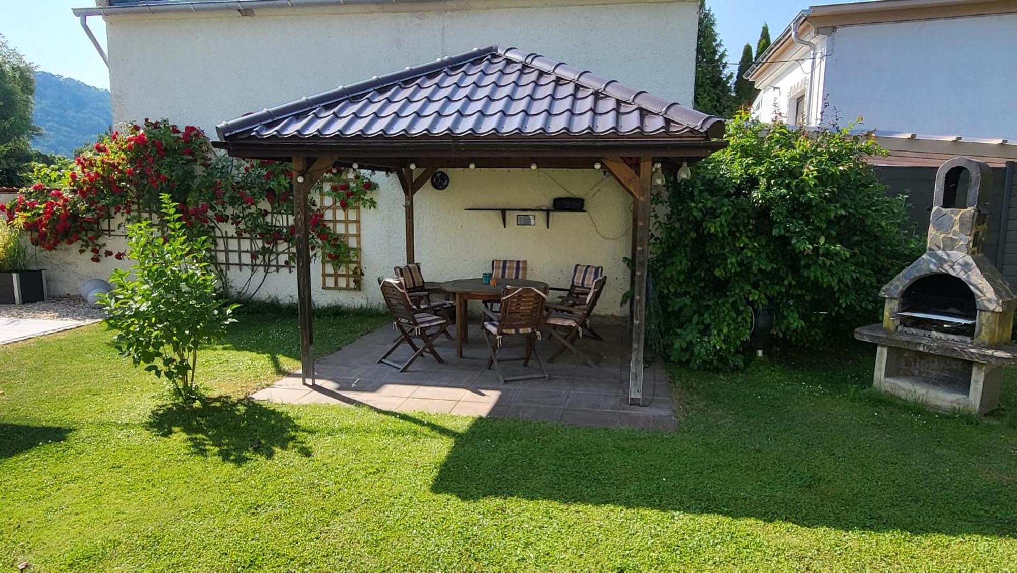 Apartments Am Saalebogen Mit Gartenterrasse, Grillkamin, Freie Parkplaetze Рудольштадт Екстер'єр фото